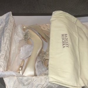 Ivory Badgley Mischka